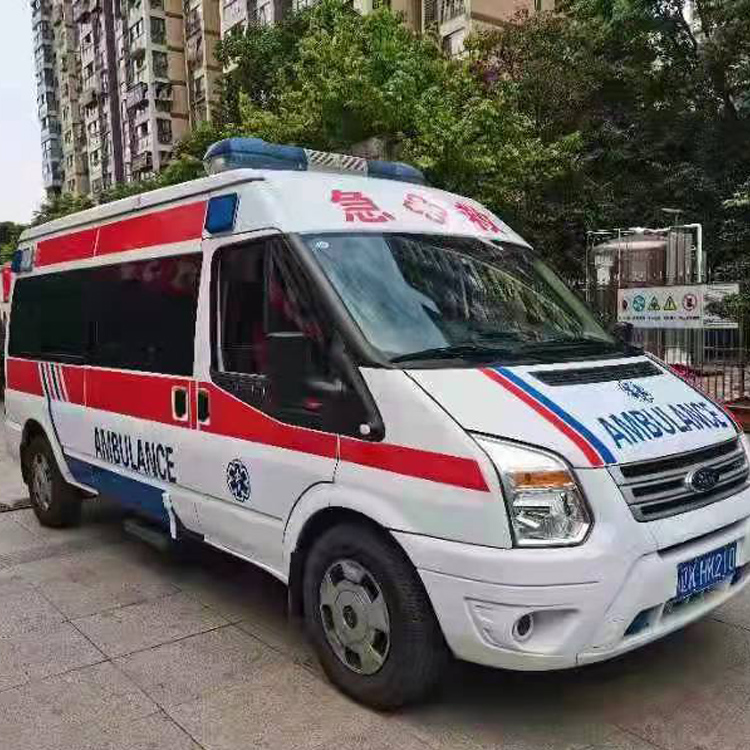 总口管理区长途救护车护送病人返乡